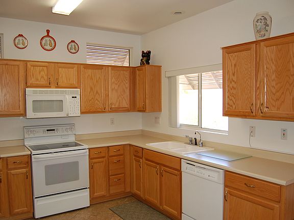 3rd image of 15340 W Via Montoya