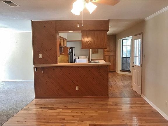 3rd image of 3014 Bamboo St