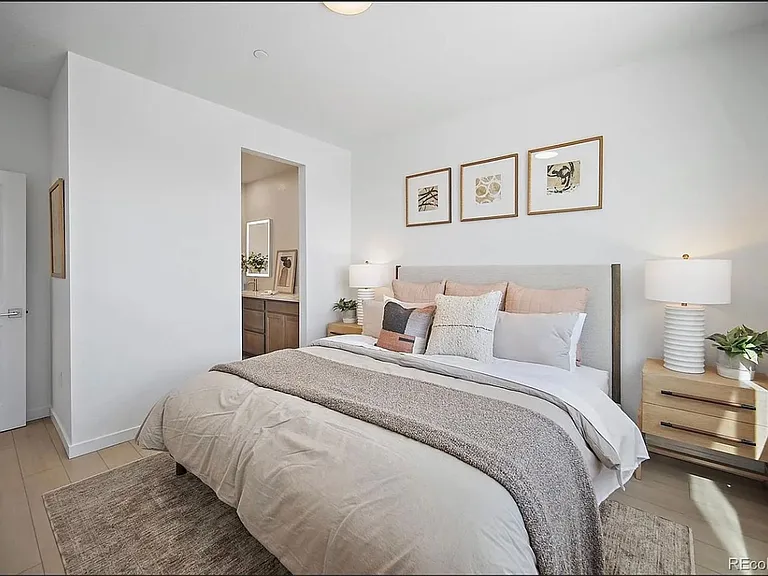 11940 Soprano Cir #304 — Photo 19