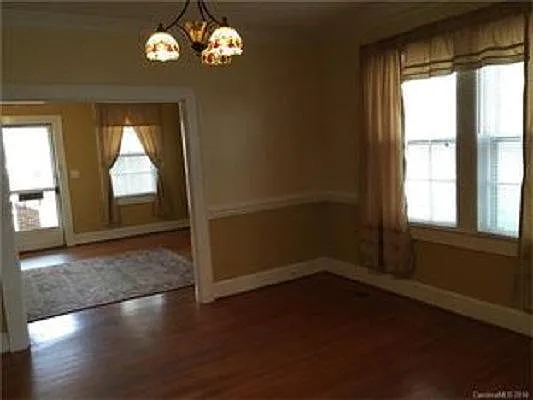102 Hillcrest Ave SE — Photo 4