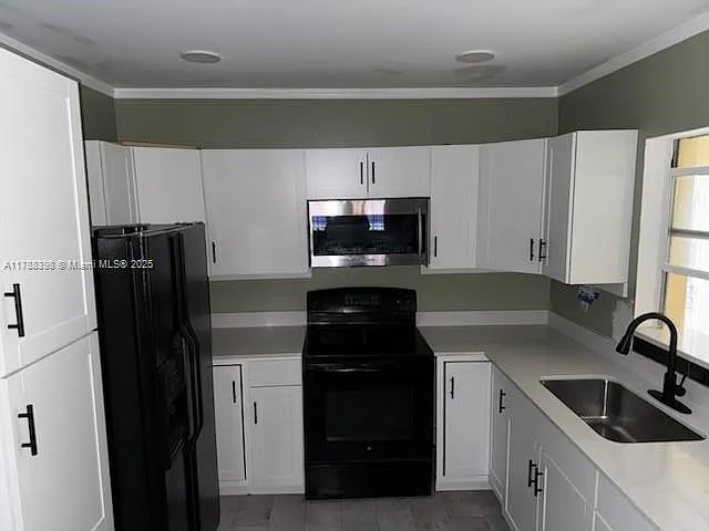 15157 NE 6th Ave #12 — Photo 1