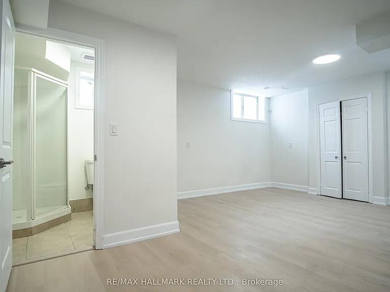 118 Fairholme Ave #2 — Photo 2