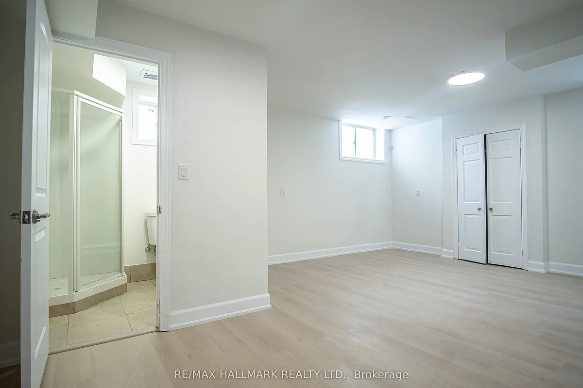 Building Photo - 118 Fairholme Ave #2