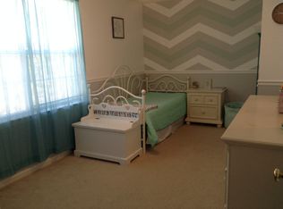 611 Allens Mill Rd, Yorktown, VA 23692