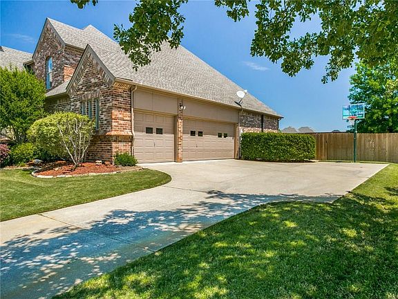 3rd image of 8304 Thornridge Dr