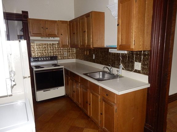 4th image of 2 Wells Woods Ln APT 1
