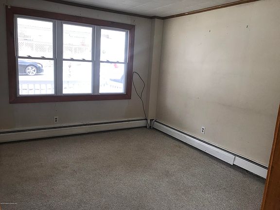 4th image of 208 Whitmore Ave