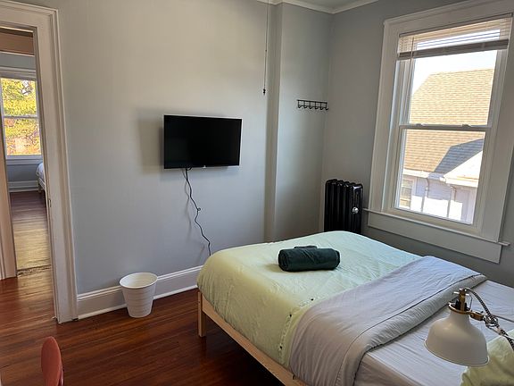 2nd image of 27 Spring St