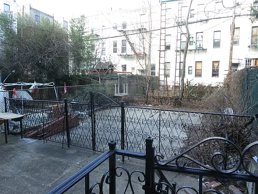 Rented by Nooklyn NYC LLC | media 17