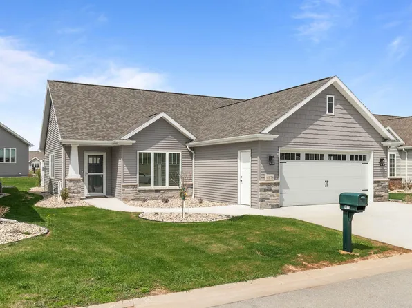 4978 W Woods Creek Ln, Appleton, WI 54913
