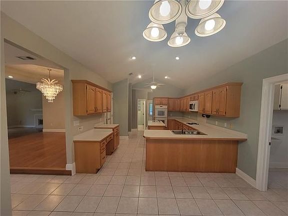 5th image of 61404 Brittany Dr
