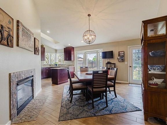 5th image of 106 S Golfwood Dr W