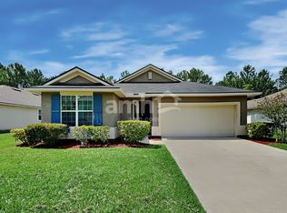 11746 Parker Lakes Dr, Jacksonville, FL 32221