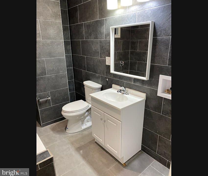 2nd image of 3128 W Diamond St #2F