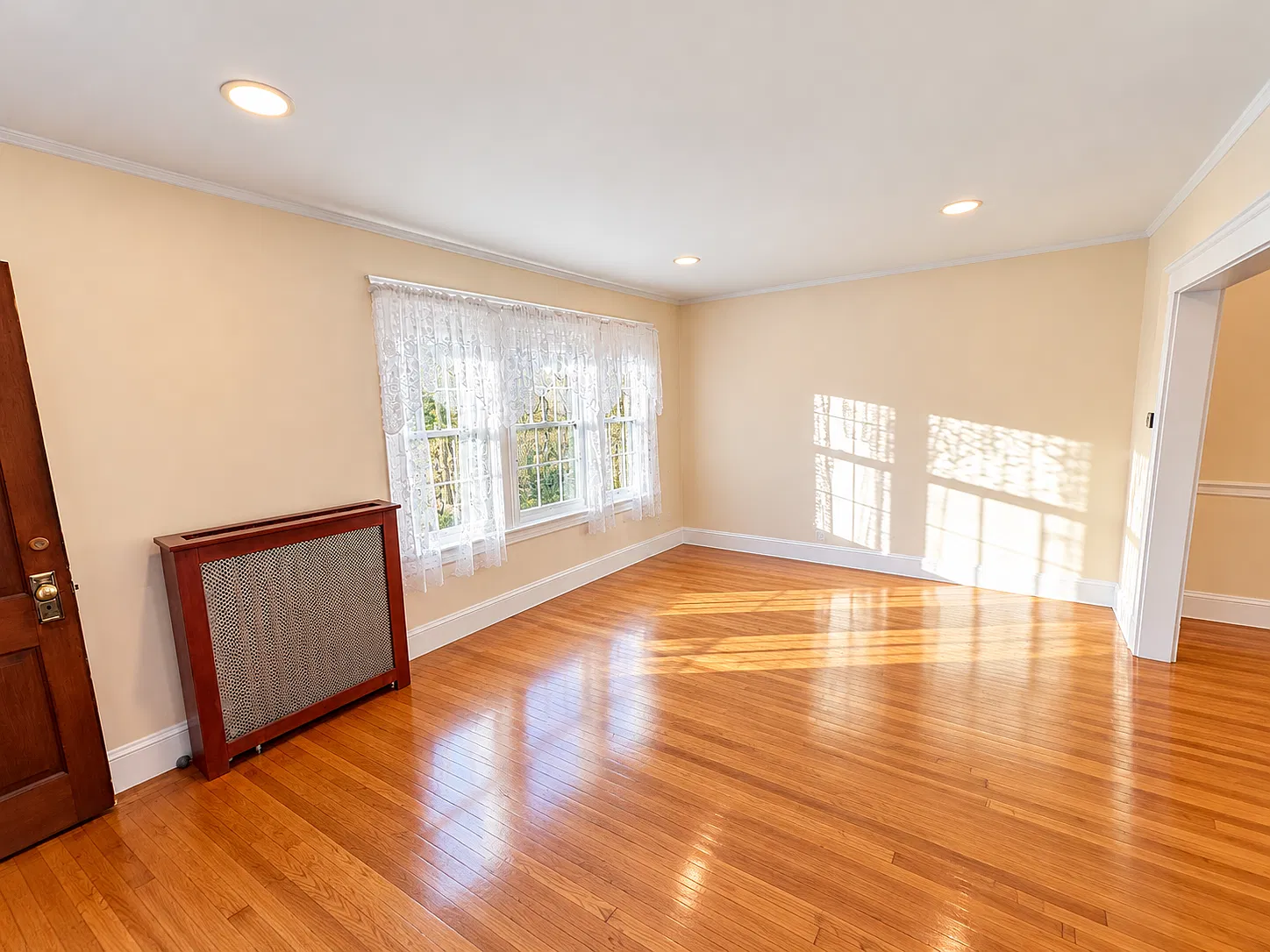 2 bed, 1050 sqft, $3,150 — Photo 4