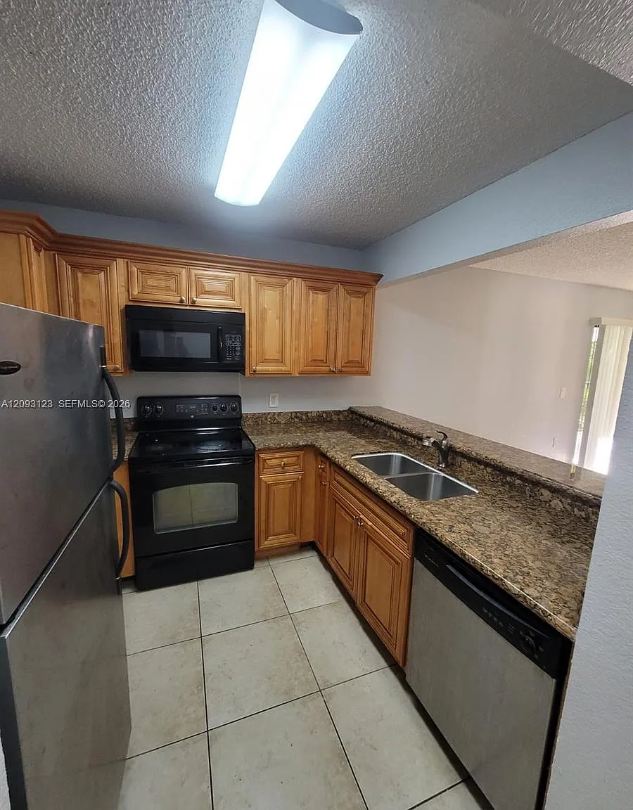 Palm Beach Grande Condo — Photo 1
