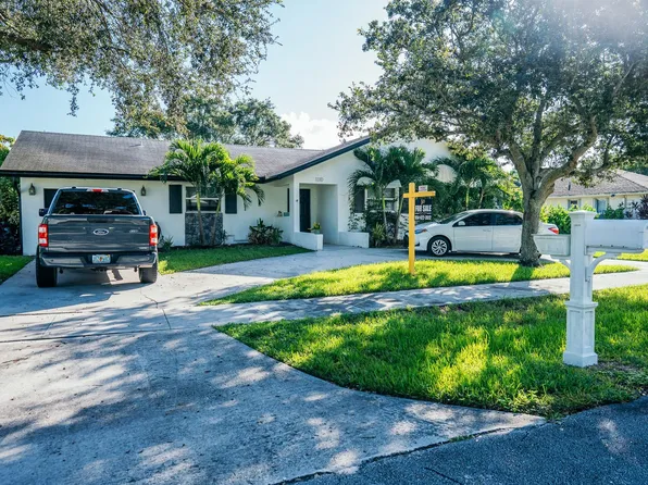 1310 SW 129th Way, Davie, FL 33325