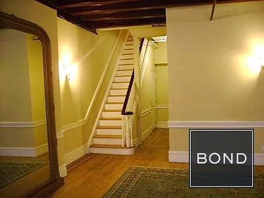 Rented by Bond New York | media 50
