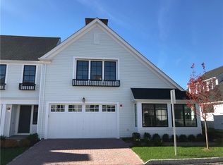 19 Lavender Ln, Port Chester, NY 10573