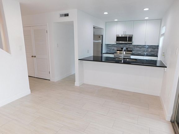 3rd image of 6365 23rd St N #6365