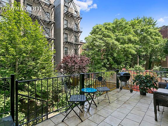 3rd image of 125 W 126th St