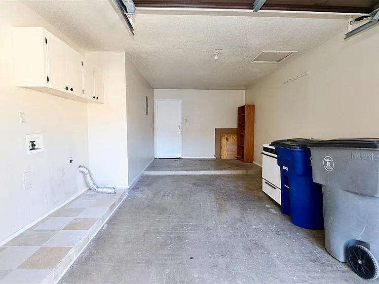 6925 Escondido Dr #B — Photo 31