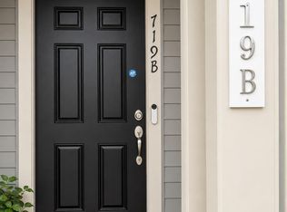 719B Thomas Ln, Manassas Park, VA 20111