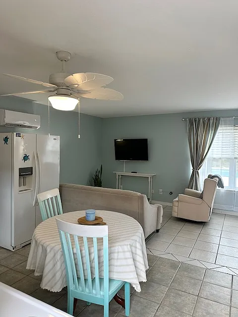 1 bed, 900 sqft, $2,000 — Photo 3