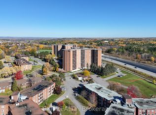 2000 Jasmine Cres #415, Ottawa, ON K1J 8K4