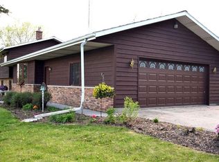 N6377 Woodridge Ln, Beaver Dam, WI 53916