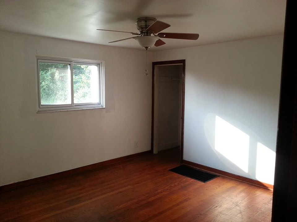 2nd image of 809 Delaware Ave