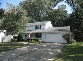 15 Jolls Ln, Orchard Park, NY 14127