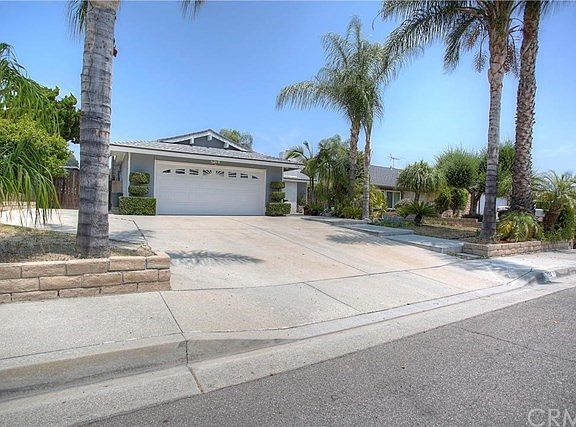 2nd image of 150 Oakwell Dr