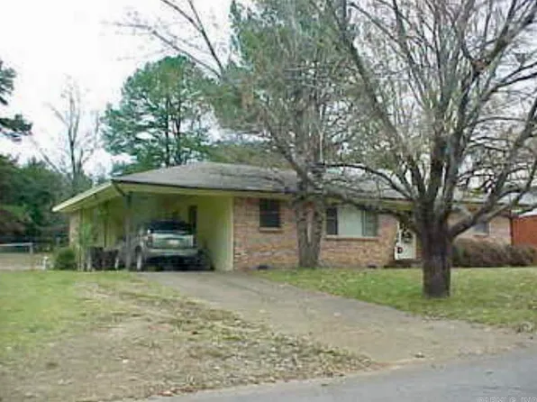 1413 Holloway St, Morrilton, AR 72110