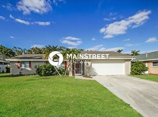 2425 Woodland Cir, Fort Myers, FL 33907