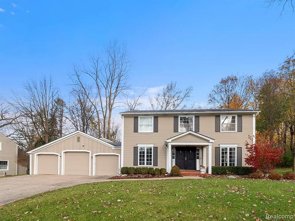 749 Kensington Ln