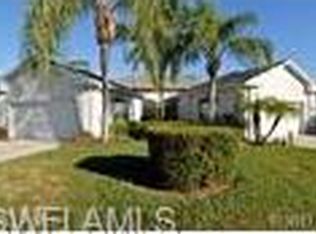 579 Crossfield Cir, Naples, FL 34104