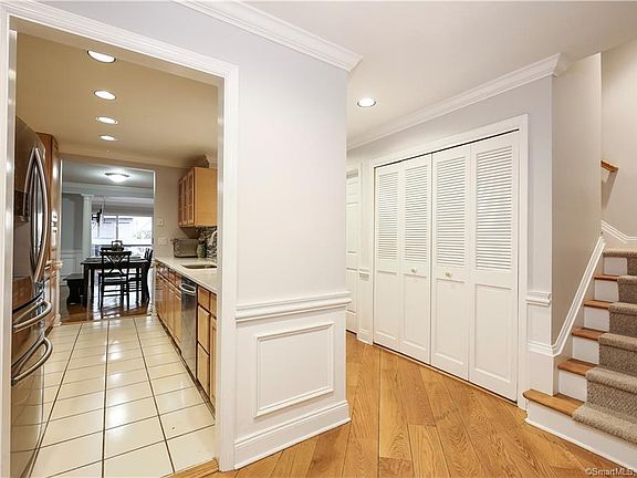 4th image of 79 Harbor Dr APT 313