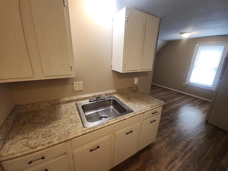 27 Fairview Ave #27B — Photo 5