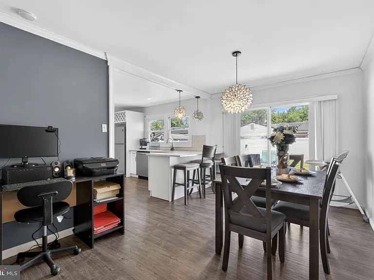 19 Earnshaw Ln — Photo 6
