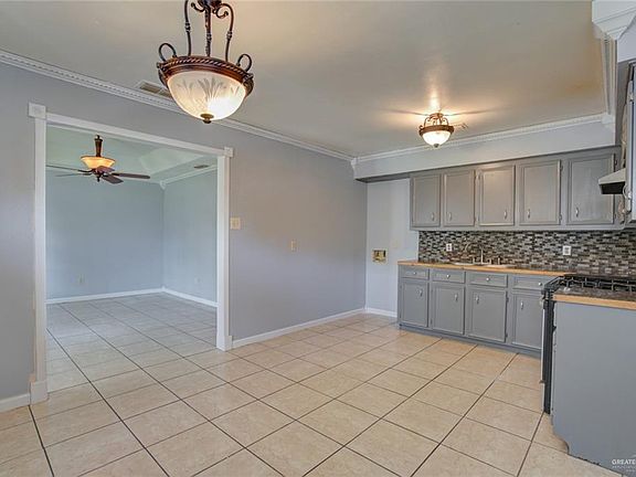 5th image of 115 Encino Dr