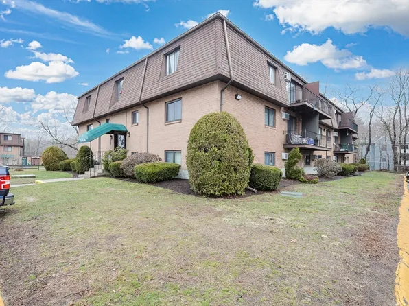 3 Karena Dr #4-21, Taunton, MA 02780
