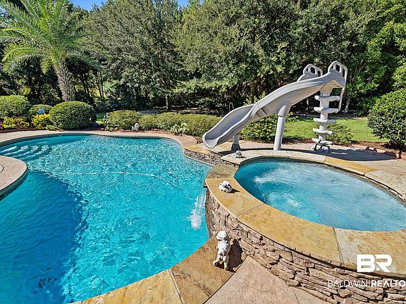 3rd image of 585 Falling Water Blvd