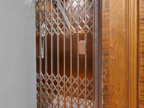 243 East 61st Street image 16 of 16