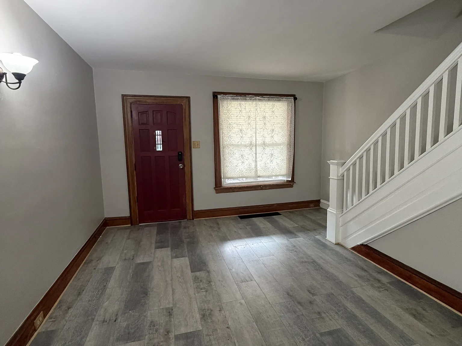 4 bed, 1400 sqft, $2,100 — Photo 4