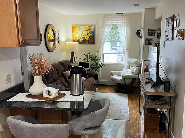 3 8th St #1 — Photo 3