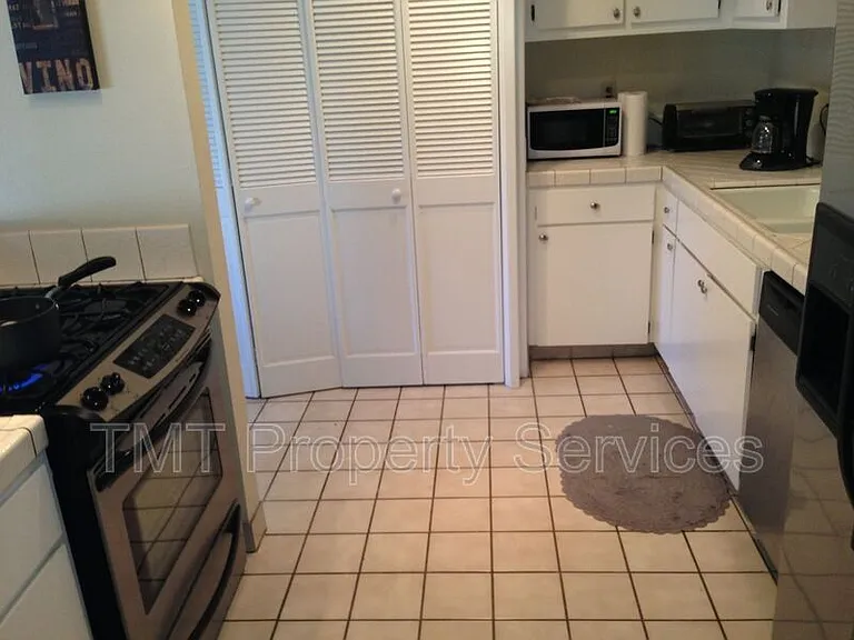881D Peach St — Photo 5