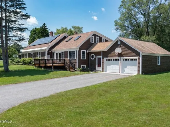 5 State Farm Rd, Heath, MA 01346