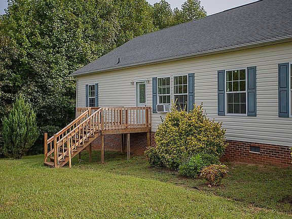3rd image of 125 Carefree Ln