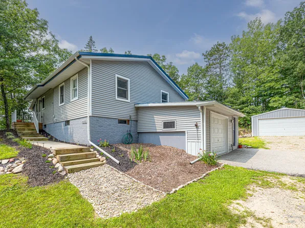 16105 Pretty Lake Dr, Mecosta, MI 49332